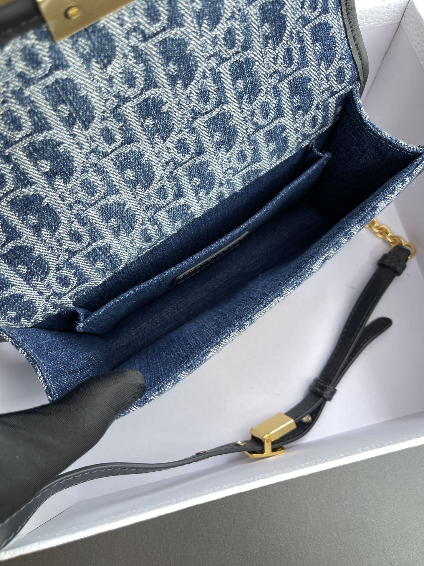 7798e77eb0a81a94231e6f8782c31270_1767991332_2726.jpg 7798e77eb0a81a94231e6f8782c31270_1767991332_2726.jpg