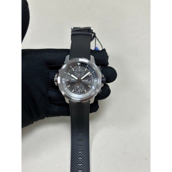 IWC 아쿠아타이머 크로노그래프 44mm