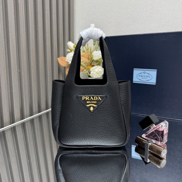 프라다 비텔로 다이노 토트백