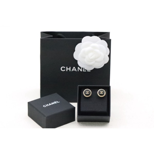 샤넬 블랙 라운드 CC 로고 귀걸이