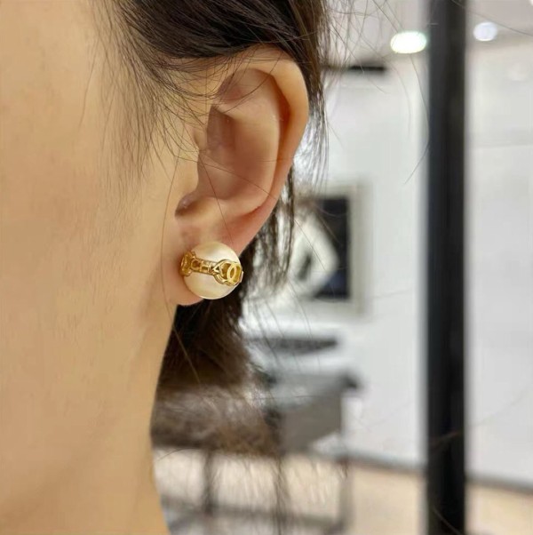 샤넬 진주 귀걸이