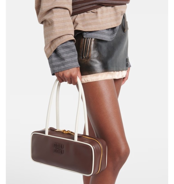 미우미우 가죽 보 백