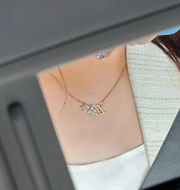 루이비통  lv 그램 목걸이