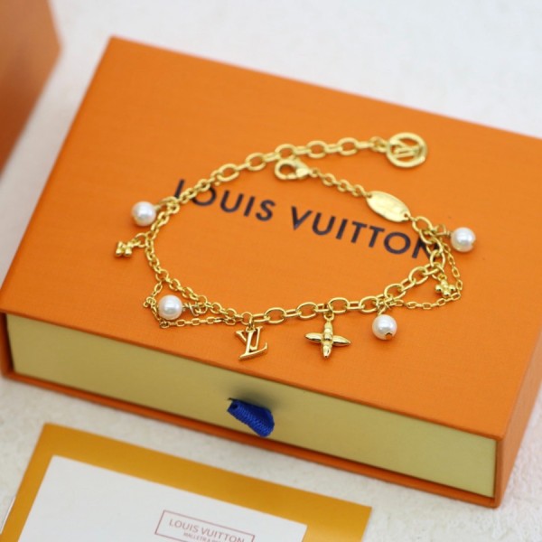 루이비통 블루밍 펄 팔찌