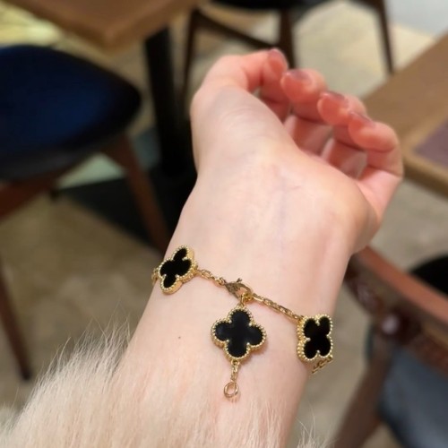 반클리프 아펠 알함브라 팔찌