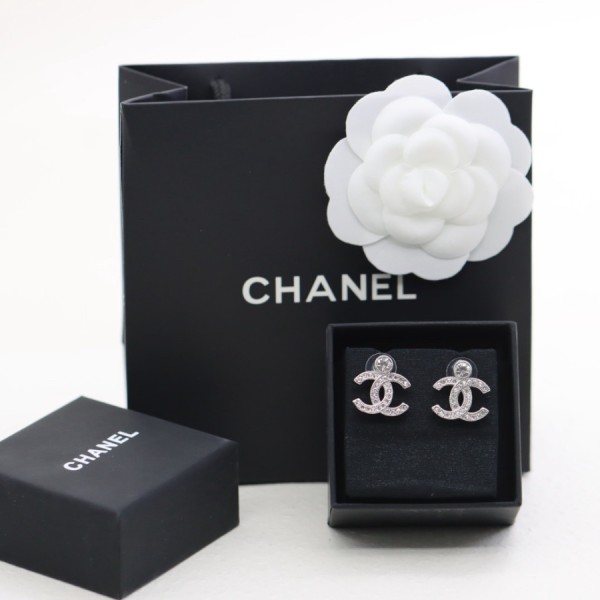 샤넬 실버 CC 펄 은장 귀걸이