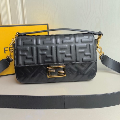 펜디 바게트 백 미디엄