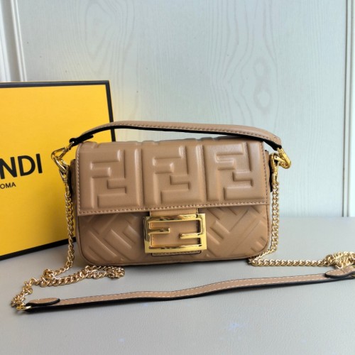 펜디 바게트 체인 백 미니