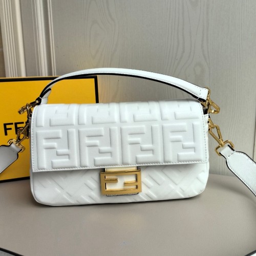 펜디 바게트 백 미디엄