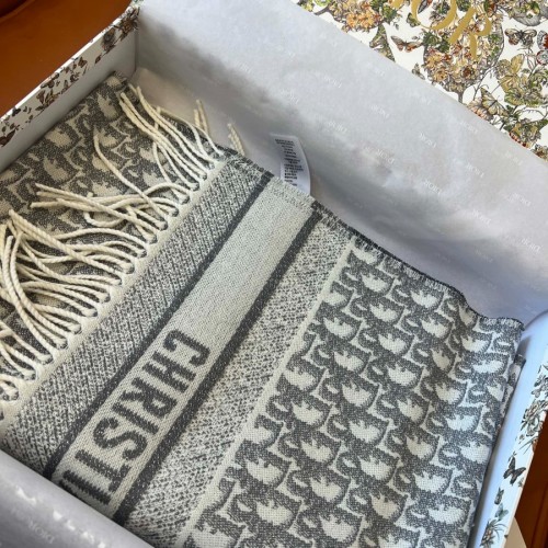 디올 오블리크 스카프