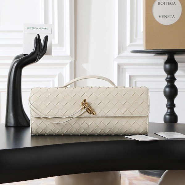 보테가보네타 안디아모 클러치백