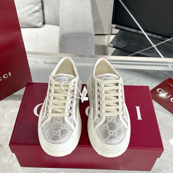 구찌 GG 로우탑 여성 스니커즈