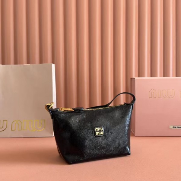 미우미우 토트백