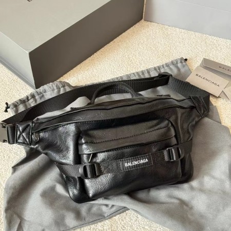 발렌시아가 레더 벨트백