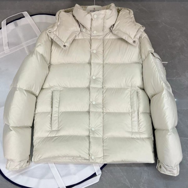 몽클레어 다운 숏 패딩